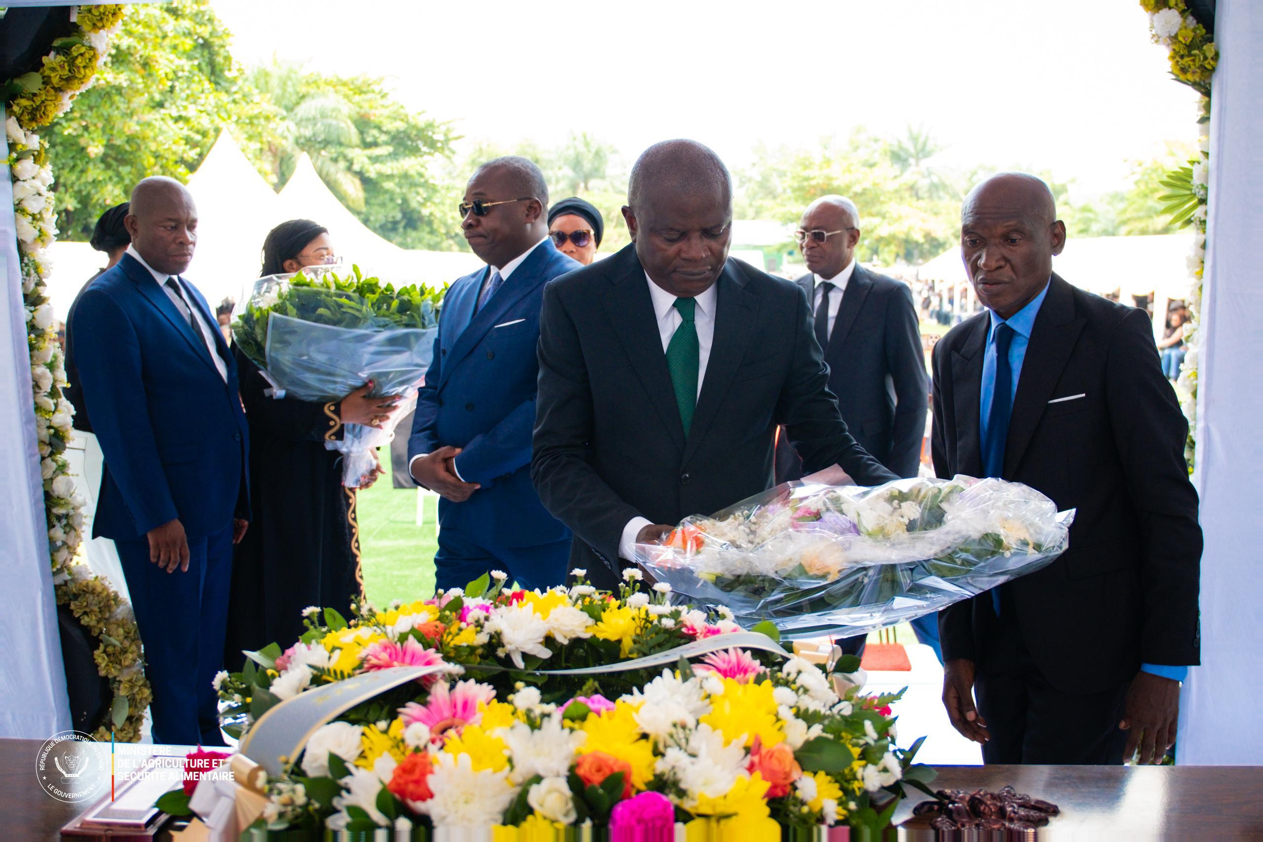 LES DERNIERS HOMMAGES DU MINISTRE D'ETAT GREGOIRE MUTSHAIL MUTOMB A SON SECRETAIRE GENERAL JOSE ILANGA